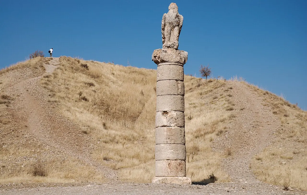 Karakuş Tümülüsü, Kâhta, Adıyaman