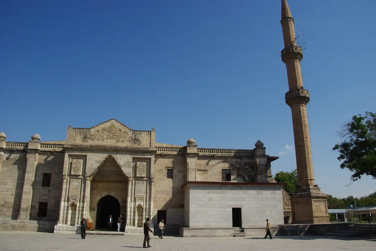 Aksaray Ulu Cami ve Şehir Merkezi