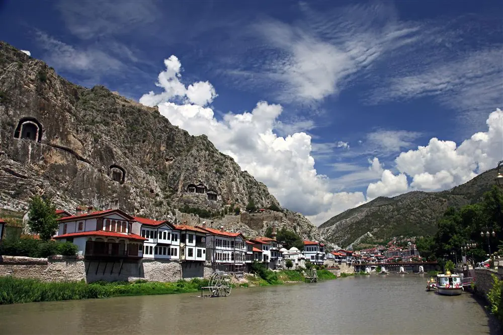 Yalıboyu Evleri