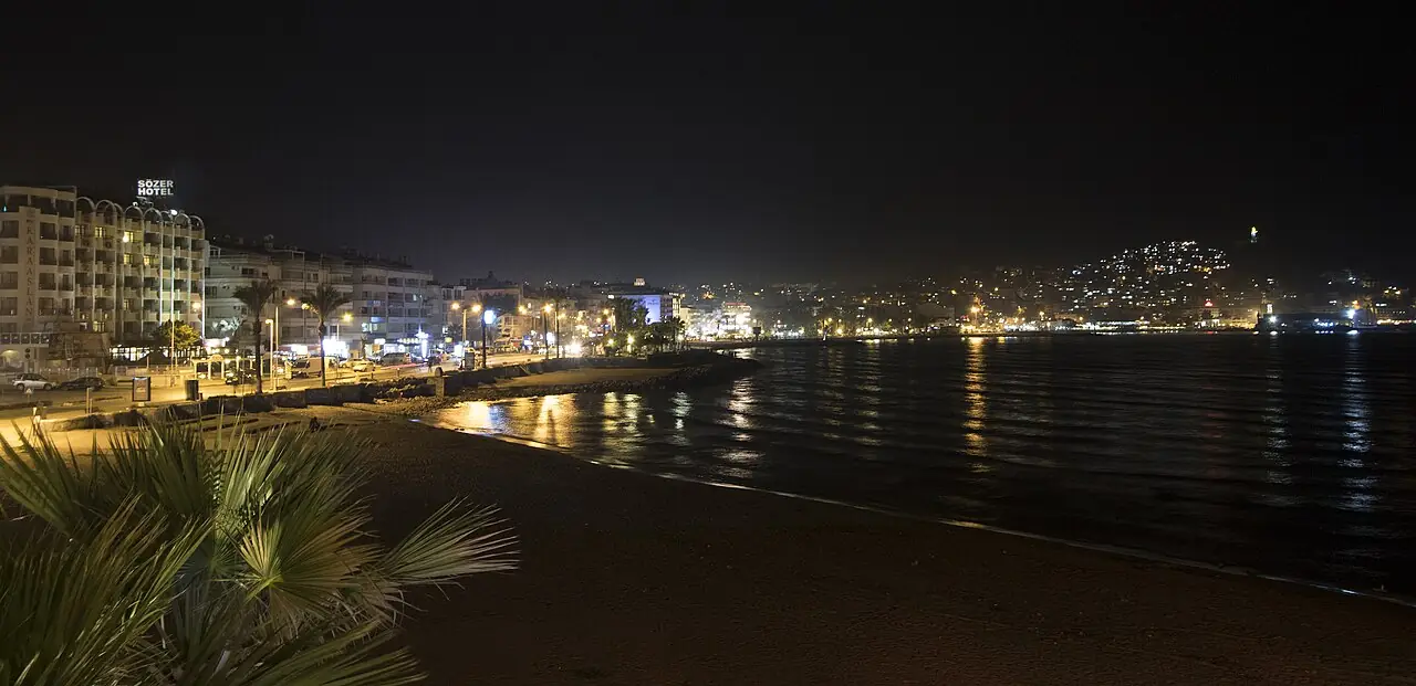 Kuşadası sahili, Aydın