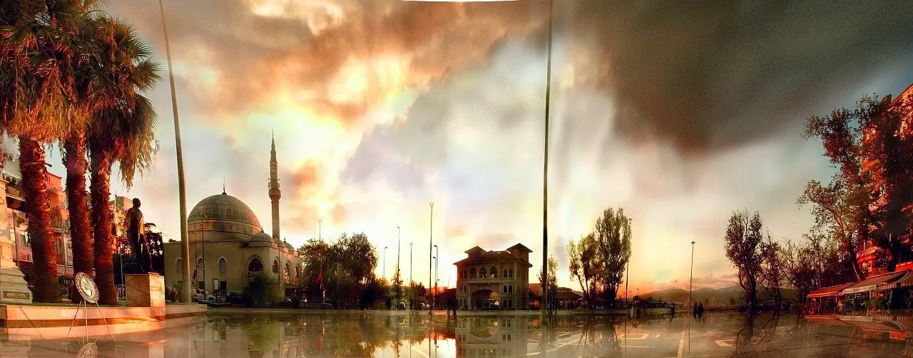 Bandırma Cumhuriyet Meydanı