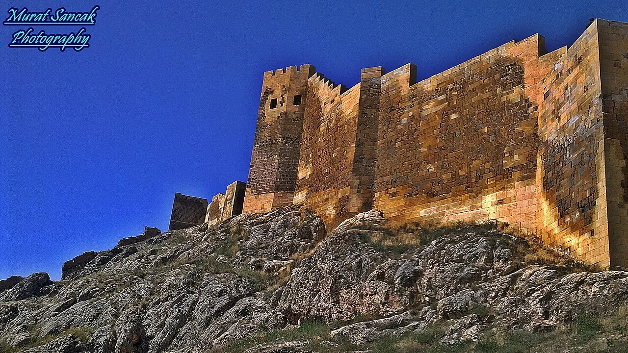 Bayburt Kalesi ve şehir yaklaşımı