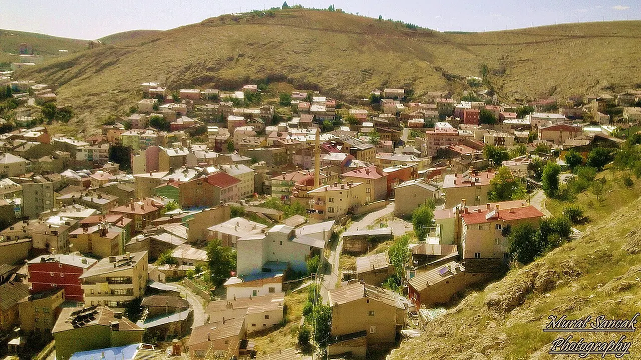 Bayburt şehir merkezi, kale çevresinden görünüm