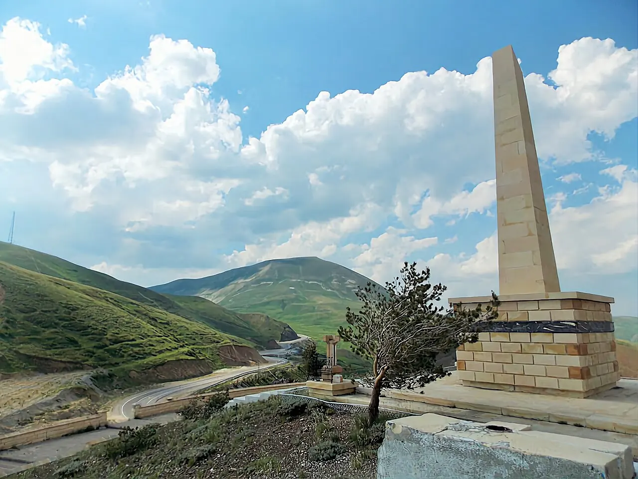 Kop Dağı Geçidi ve Şehitlik çevresi, Bayburt