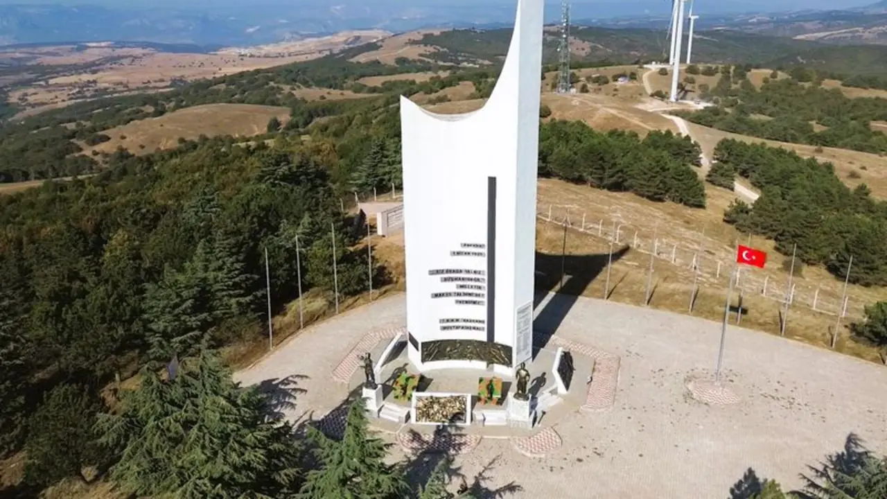 Metristepe Zafer Anıtı, Bozüyük
