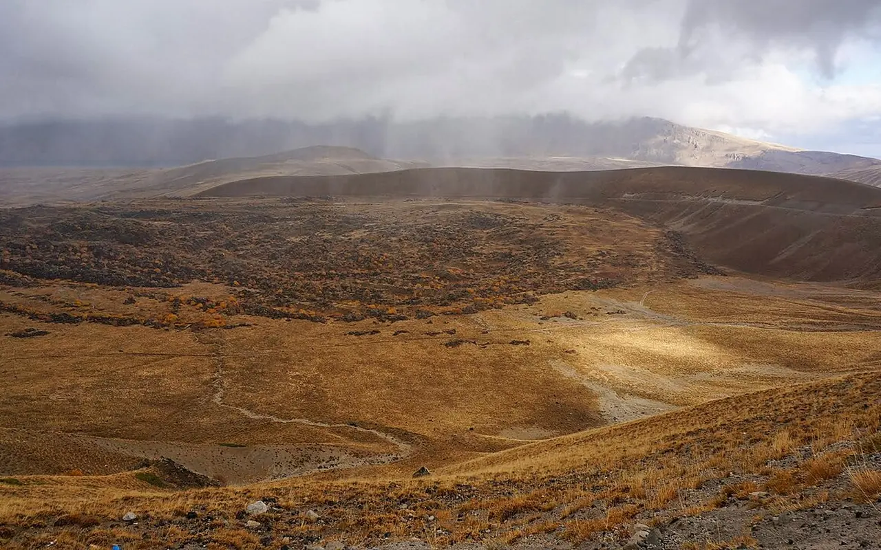 Yumurtatepe, Tatvan