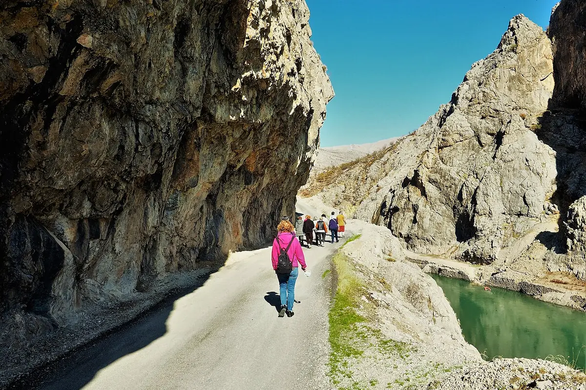 Kemaliye Taş Yolu ve Karanlık Kanyon