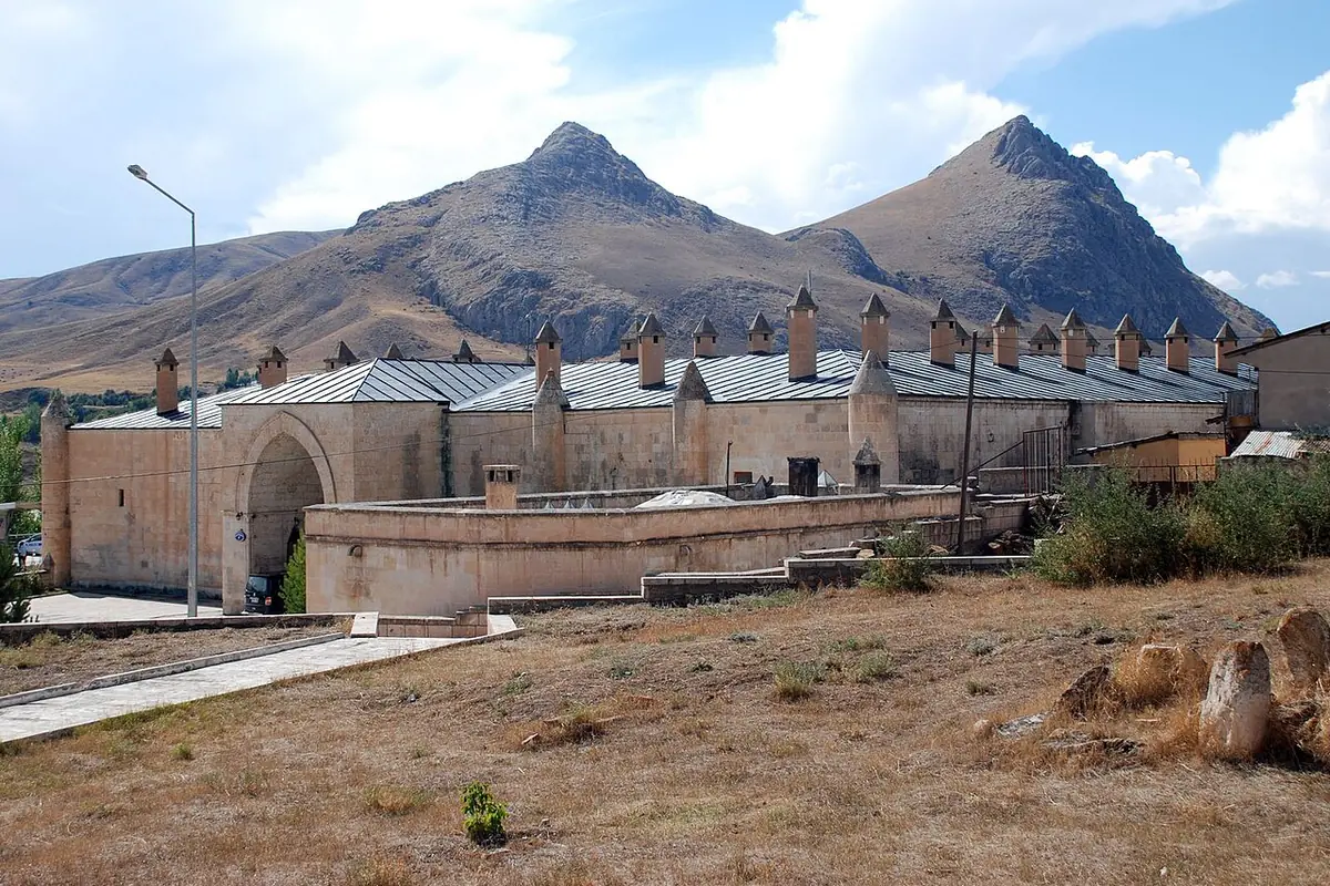 Mama Hatun Kervansarayı, Tercan