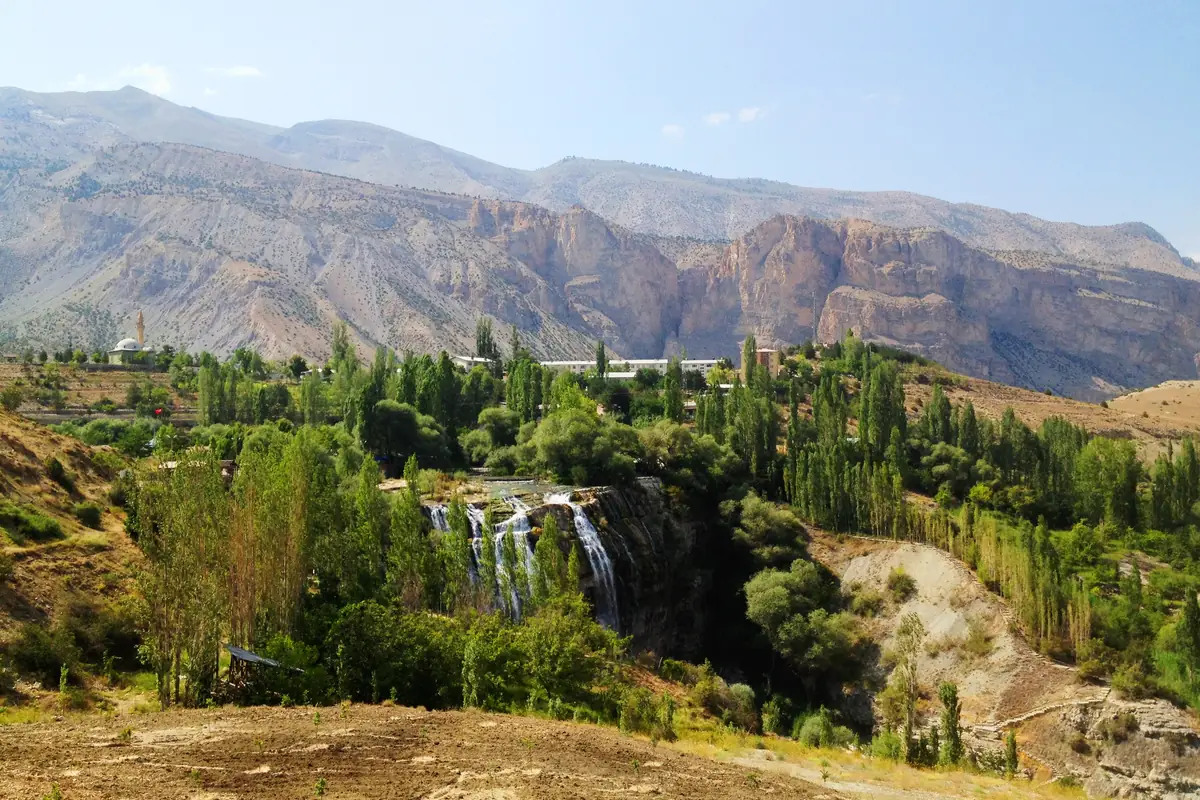 Tortum Şelalesi, Uzundere, Erzurum