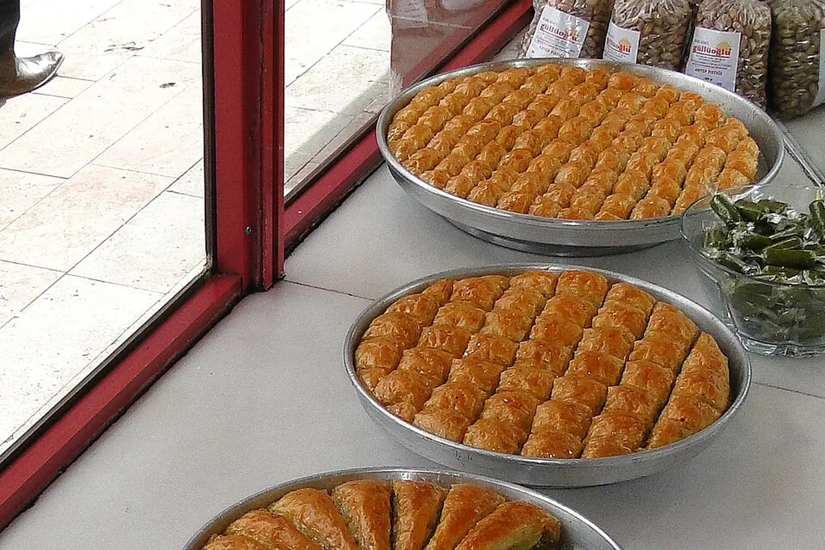 Gaziantep baklavası ve Antep fıstığı