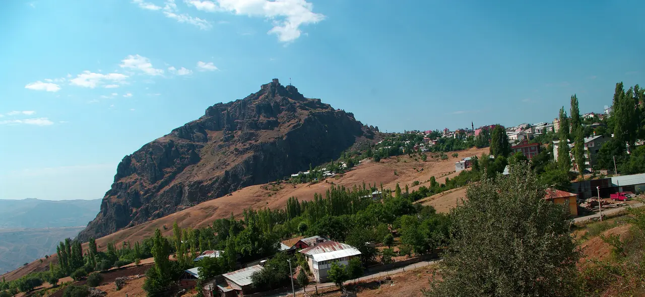Şebinkarahisar Kalesi