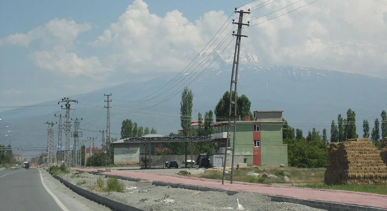 Iğdır şehir girişi
