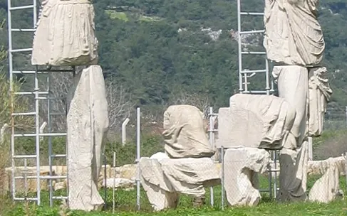 Klaros Örenyeri, Menderes