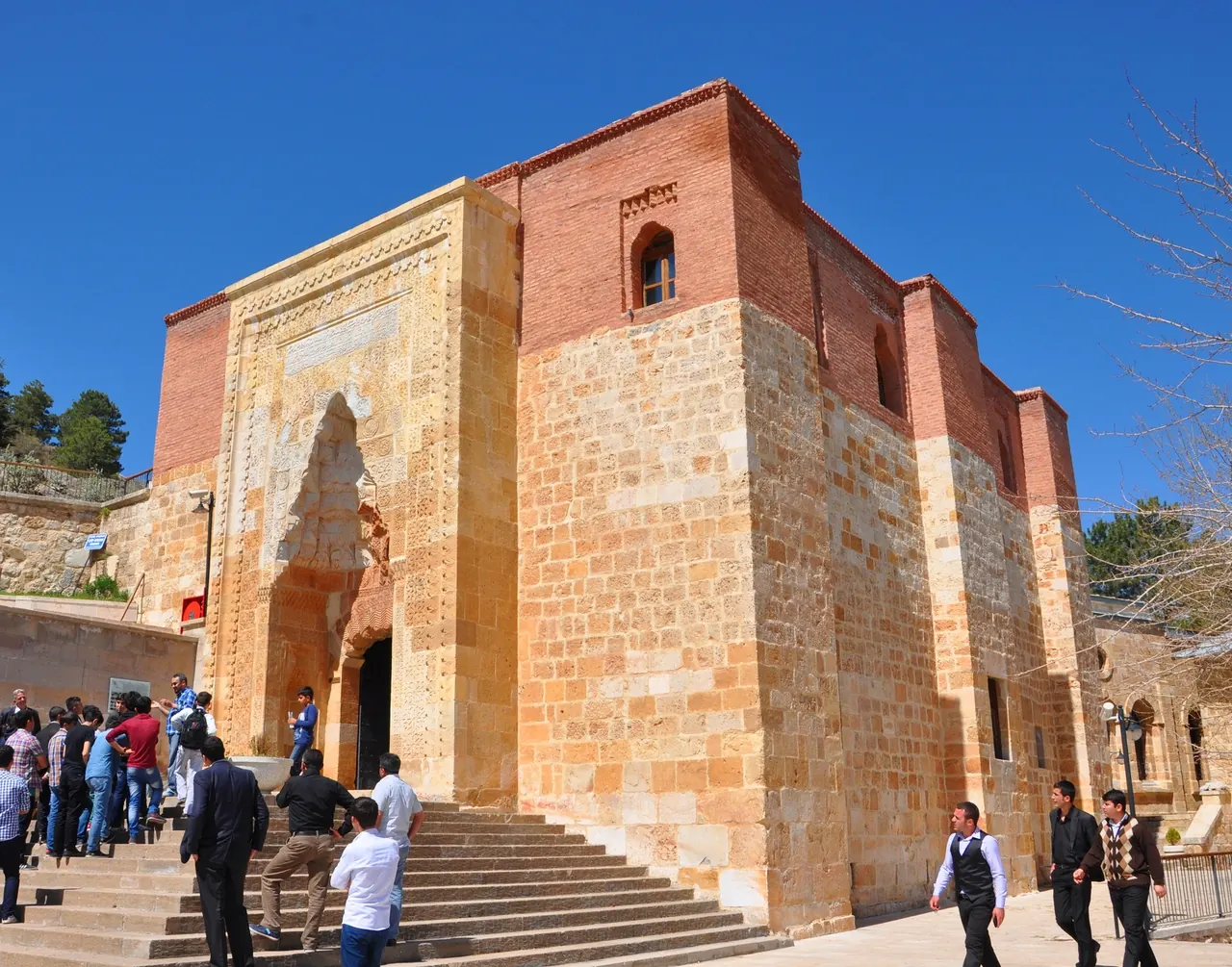 Eshab-ı Kehf Külliyesi, Afşin
