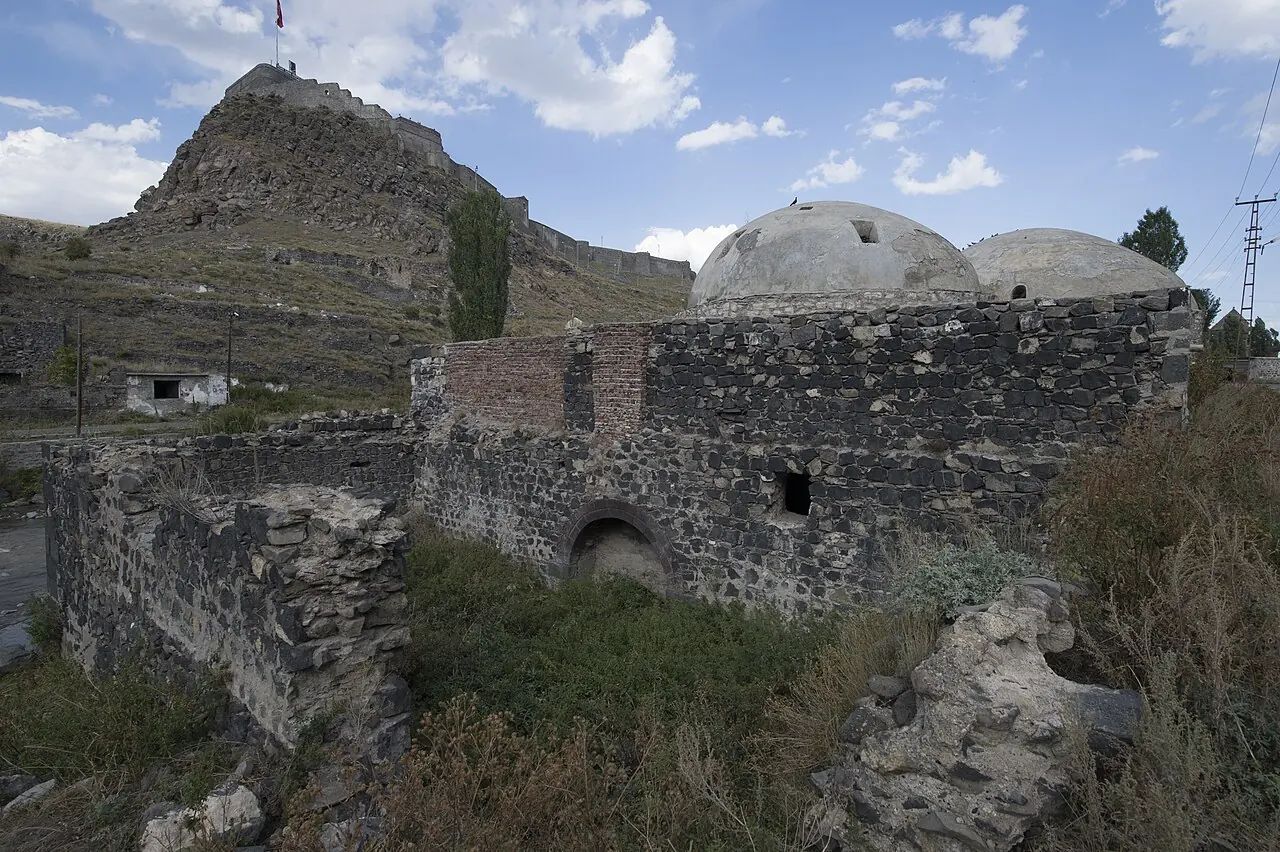 Topçuoğlu Hamamı çevresi, Kars