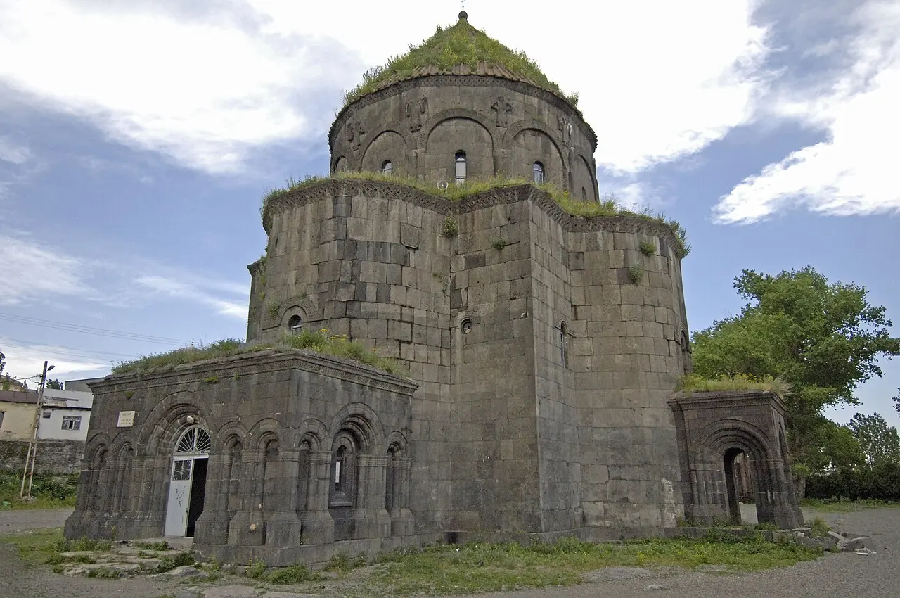 Kümbet Camii çevresi, Kars