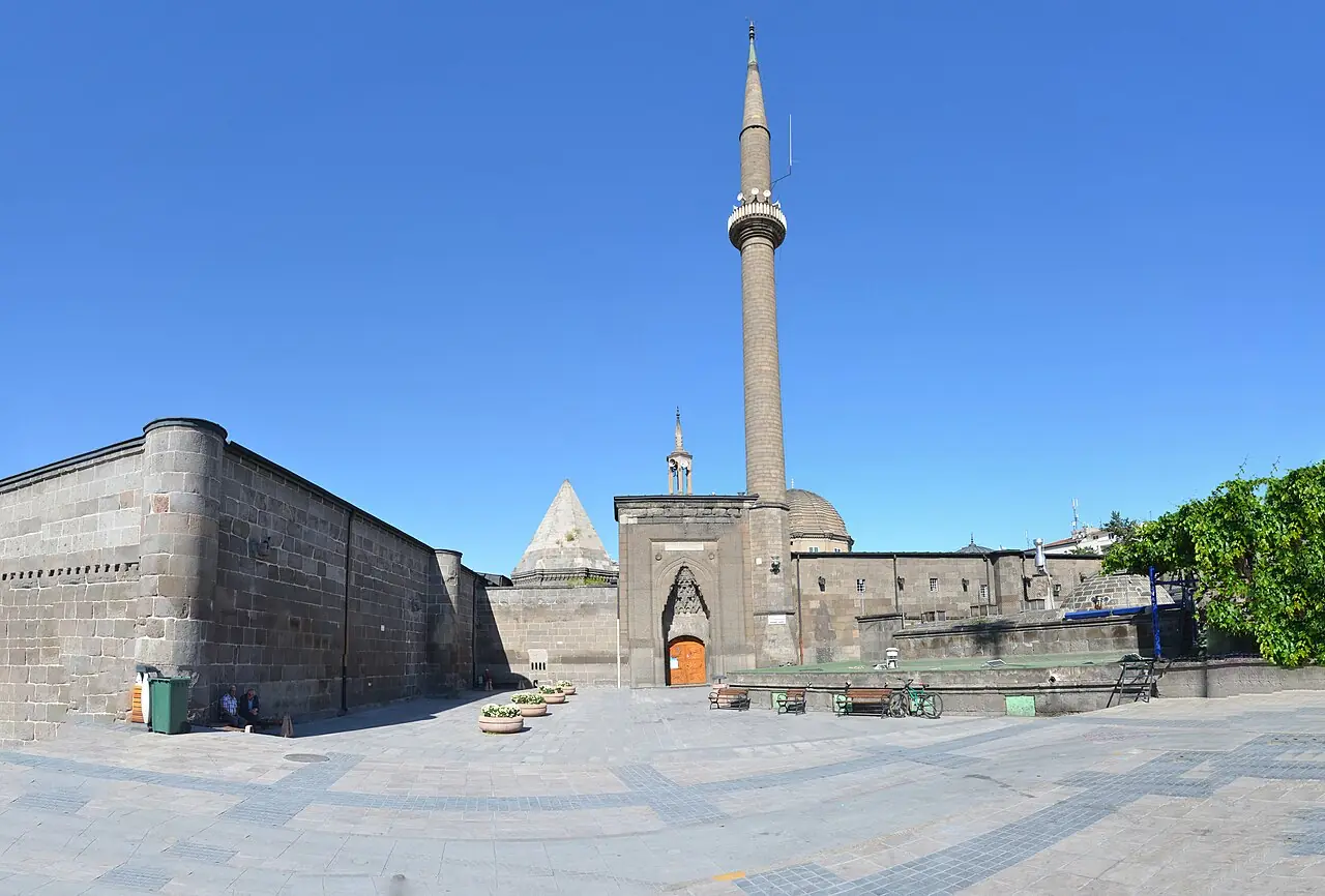 Hunat Hatun Külliyesi, Kayseri