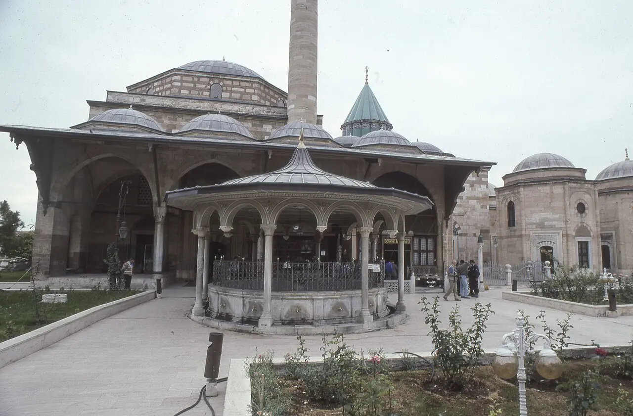 Mevlana Müzesi, Karatay