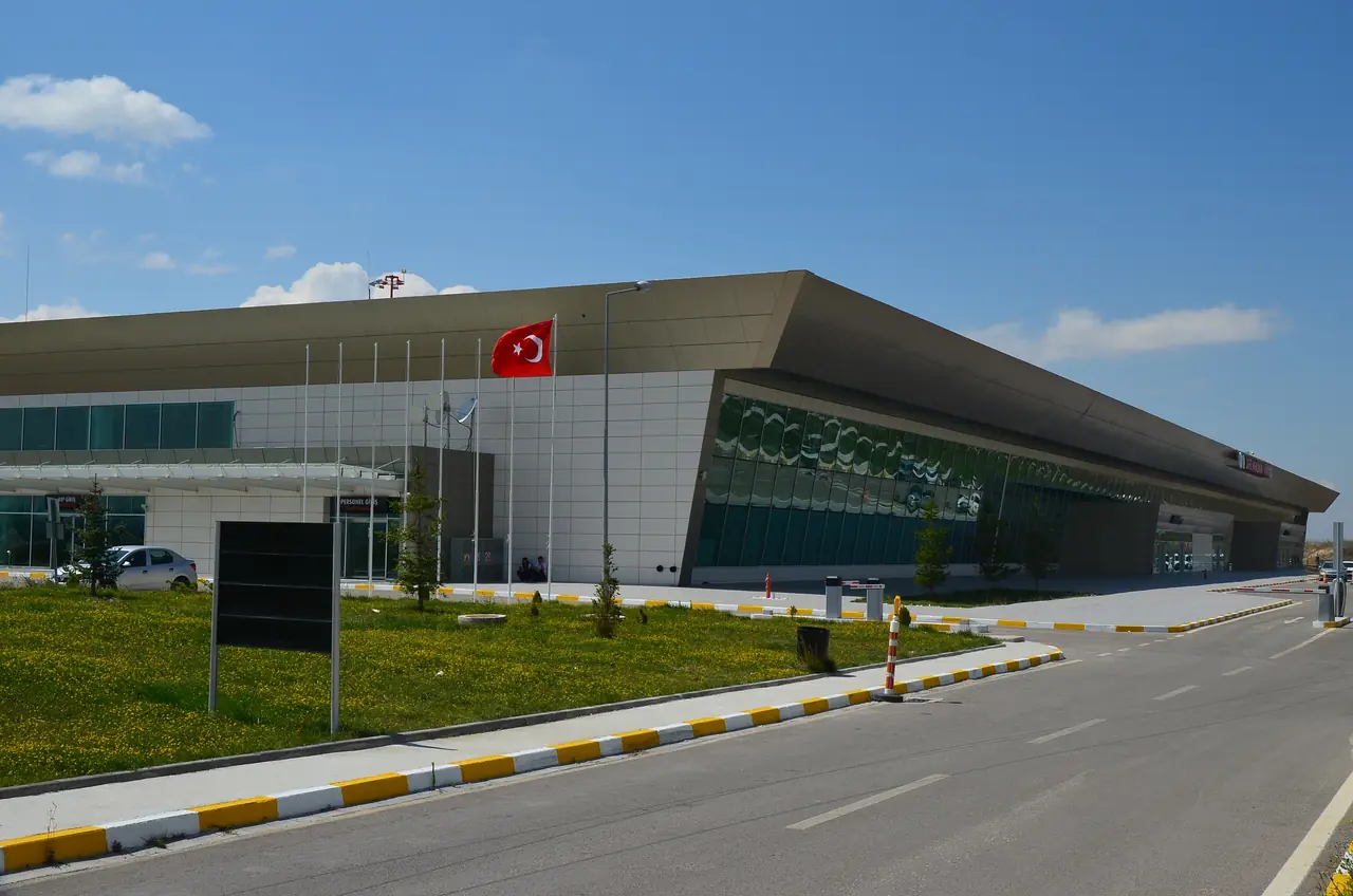 Zafer Havalimanı, Altıntaş
