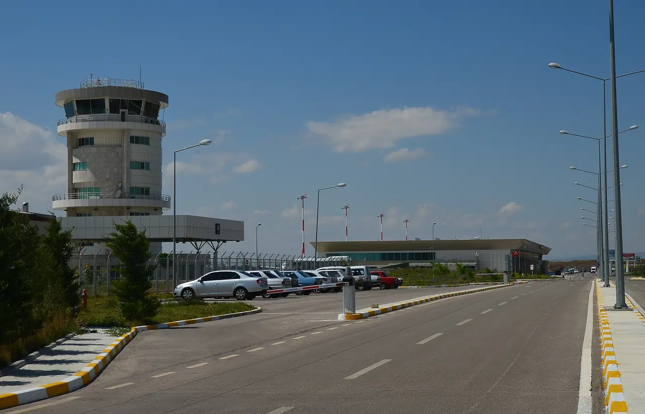 Zafer Havalimanı, Altıntaş