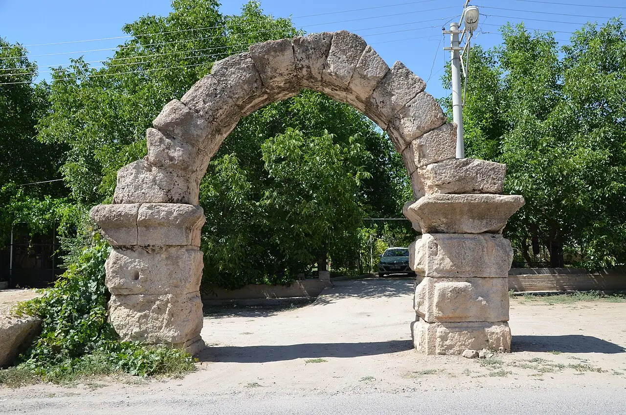 Tyana Su Kemerleri, Kemerhisar