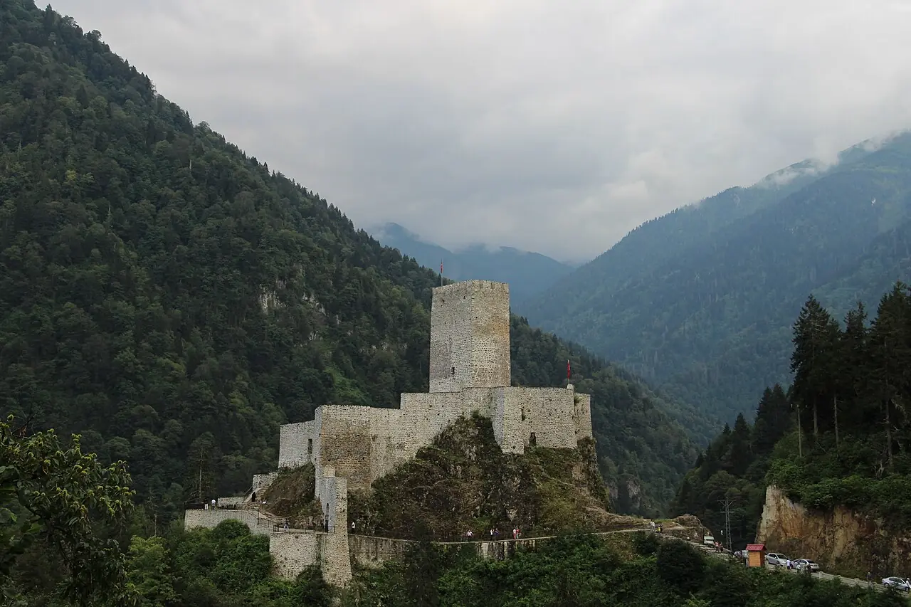 Zil Kale ve vadi, Çamlıhemşin, Rize
