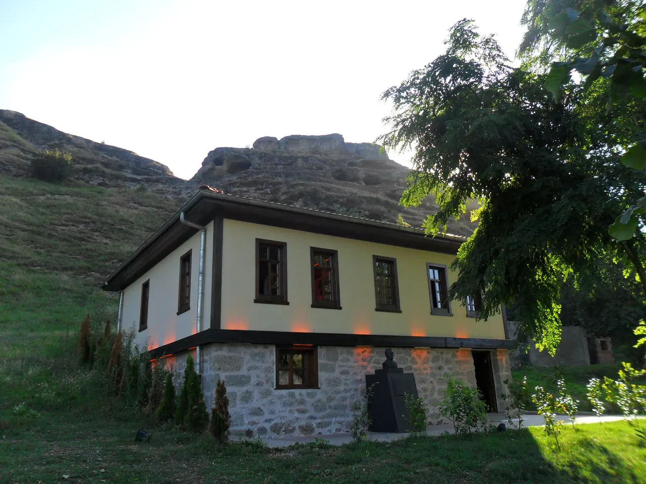 Tekkeköy Mağaraları Arkeoloji Vadisi