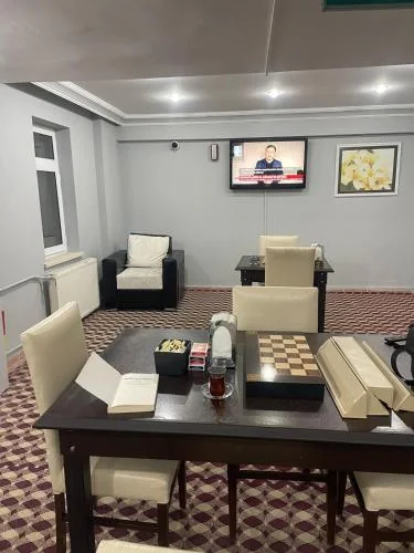 Zirve Otel Aile Odası