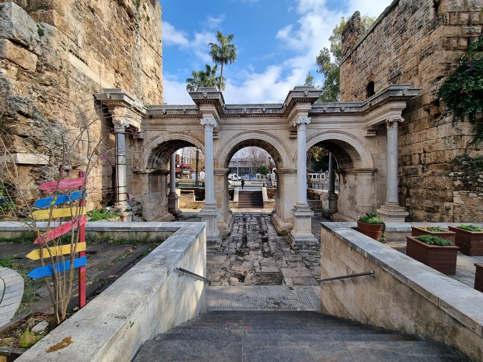 Antalya: Teleferik, Şelaleler ve Tekne Gezisi ile Eski Şehir Turu