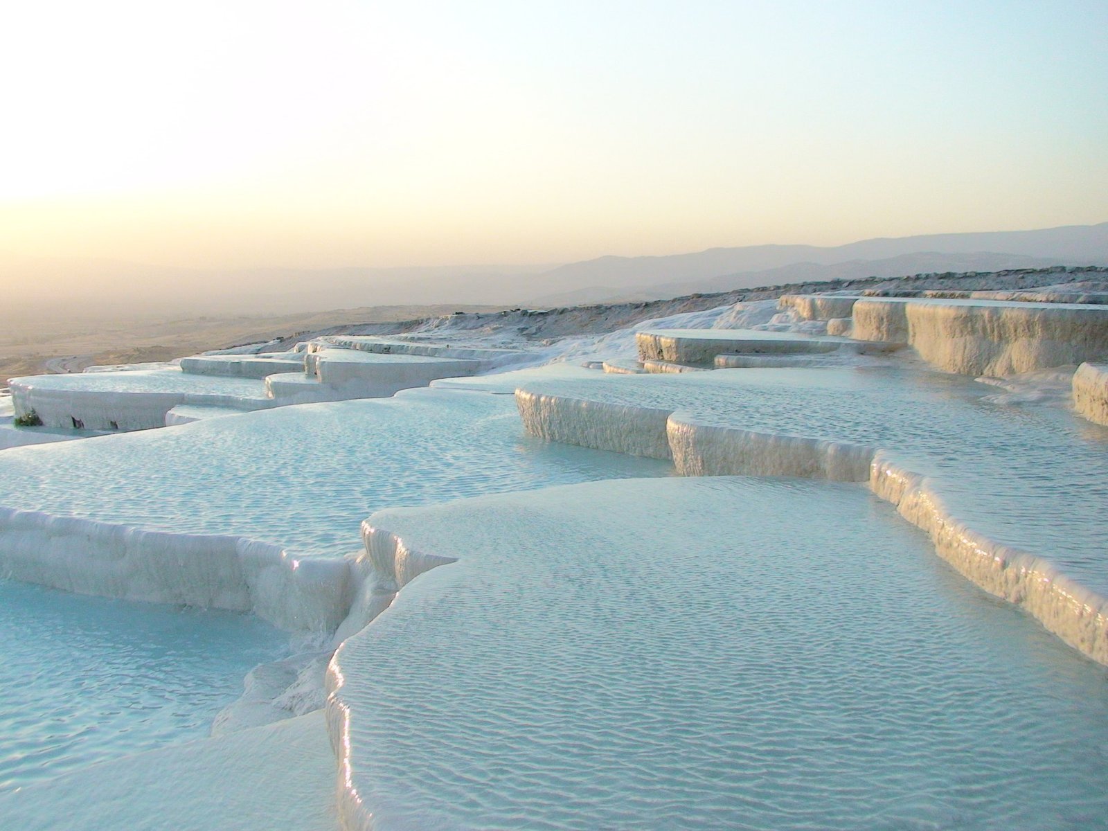 İzmir’den: Pamukkale Rehberli Tur ve Öğle Yemeği